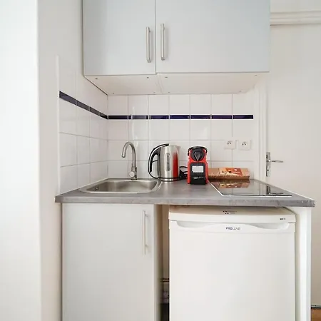 Cozy In Voltaire - V